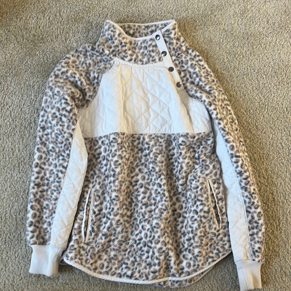 Abercrombie & Fitch Leopard Sherpa pullover